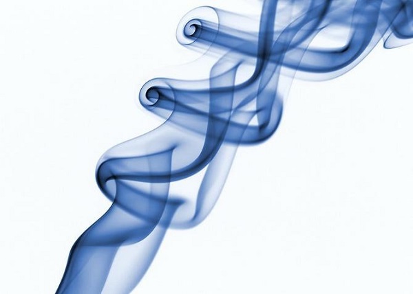 Характер движения дыма тлеющей сигареты –пример турбулентного течения